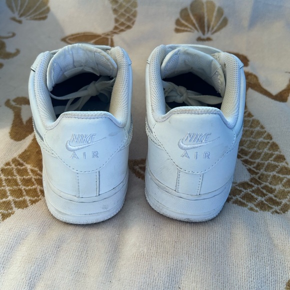 Nike Air Force One - 07 Low - All White - 25th Anniversary Edition - Size 4Y - Picture 5 of 9